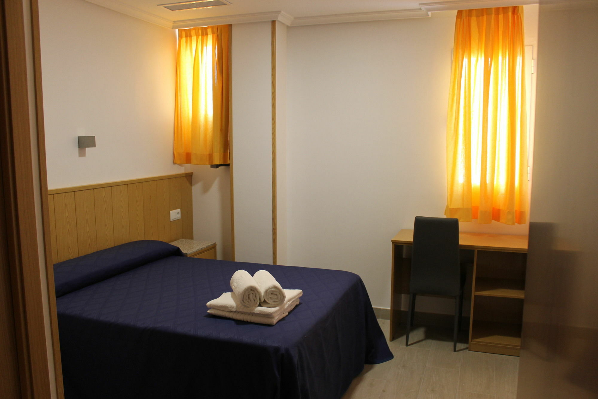 Hostal Conchita Legazpi Madrid Exterior photo